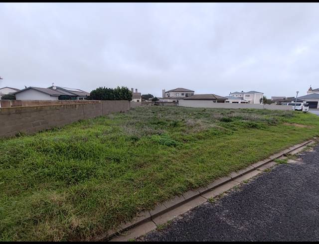 1,023M² VACANT LAND FOR SALE IN COUNTRY CLUB